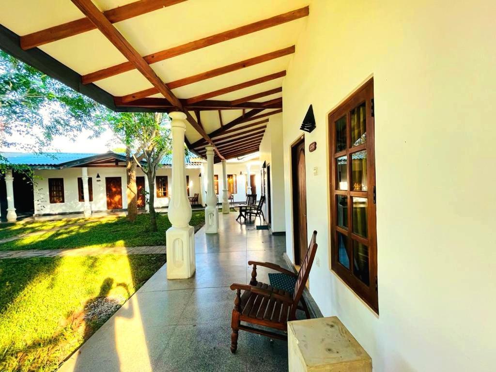 Kingfisher Resort Sigiriya Exterior foto