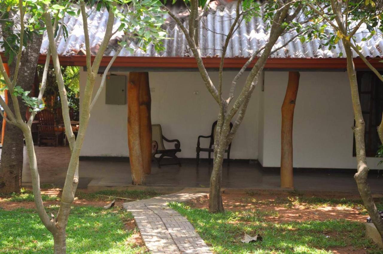 Kingfisher Resort Sigiriya Exterior foto