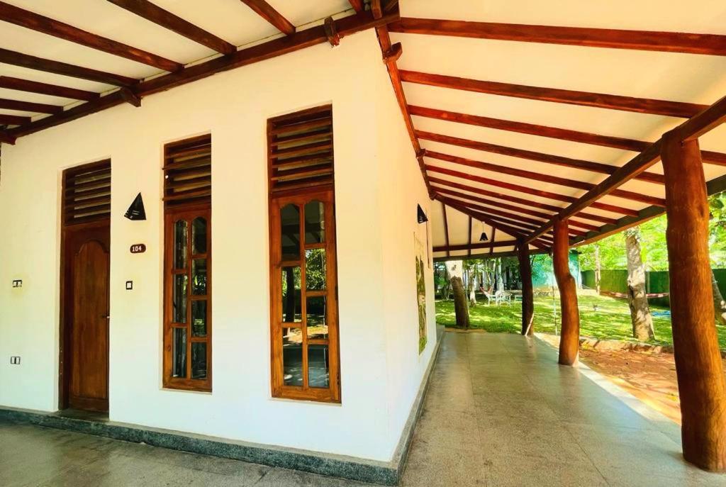 Kingfisher Resort Sigiriya Exterior foto
